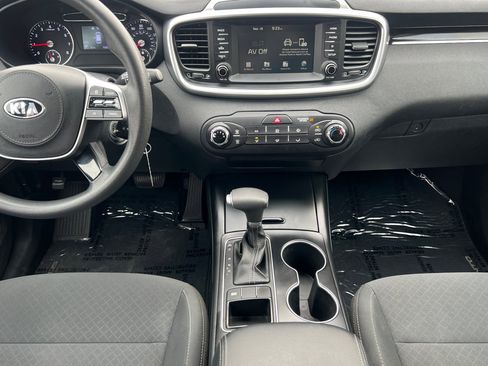 Used 2020 Kia Sorento LX image 13