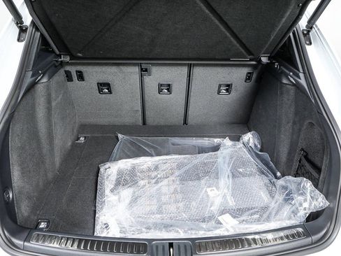 New 2026 Porsche Macan image 34