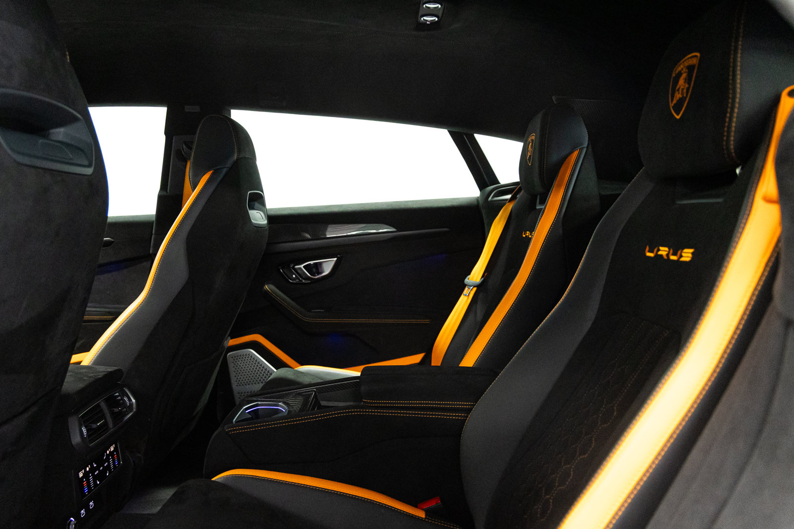 Used 2024 Lamborghini Urus Performante AWD/4WD image 57