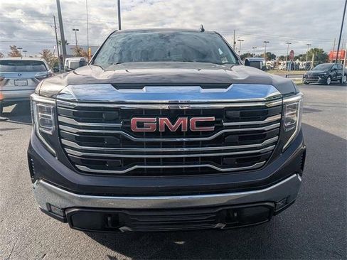 Used 2024 GMC Sierra 1500 SLT image 9