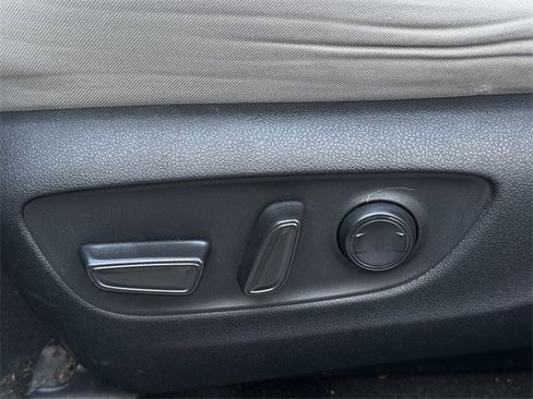 Used 2020 Toyota RAV4 XLE image 25