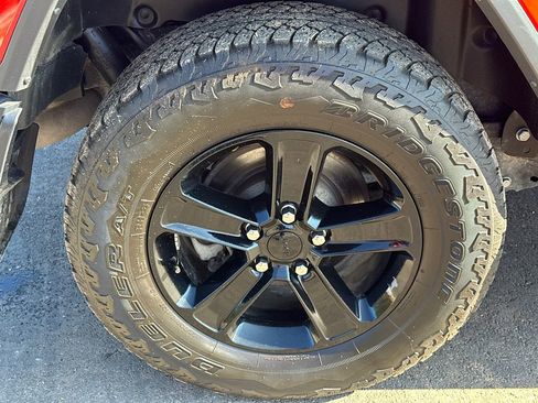 Used 2022 Jeep Wrangler Unlimited Sahara image 17