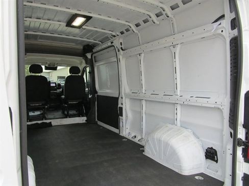 Used 2025 RAM ProMaster 2500 w/ Convenience Group FWD image 14