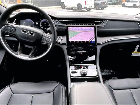 New 2025 Jeep Grand Cherokee L Limited w/ Black Appearance Package AWD/4WD image 6