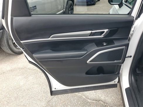 Used 2022 Kia Telluride LX image 31