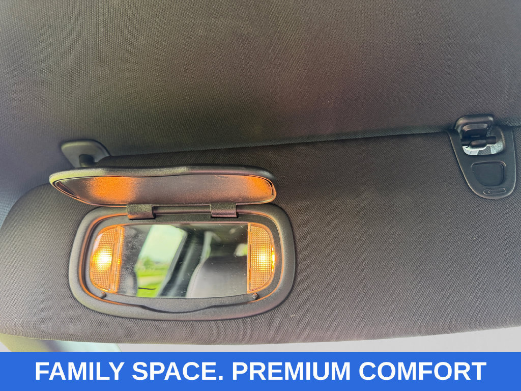 Used 2025 Chrysler Pacifica Select FWD image 19