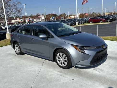 Certified 2024 Toyota Corolla LE image 2