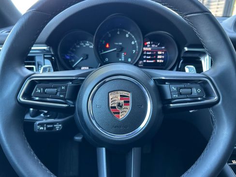 Used 2025 Porsche Macan AWD/4WD image 29