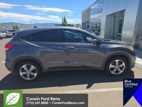 Used 2017 Honda HR-V LX image 9