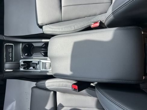 New 2025 Subaru Ascent Limited image 25