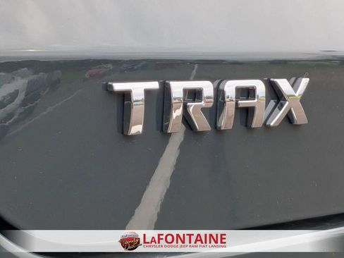 Used 2025 Chevrolet Trax LT w/ LT Convenience Package image 10