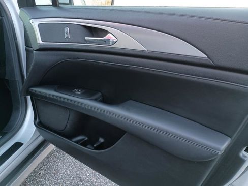 Used 2017 Lincoln MKZ Premiere image 27