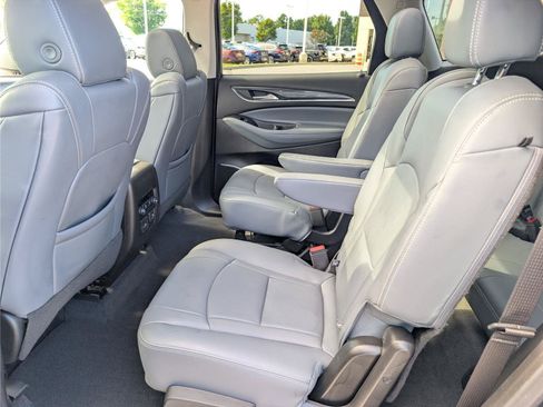 Used 2021 Buick Enclave Essence w/ Sound and Sites Package AWD/4WD image 17