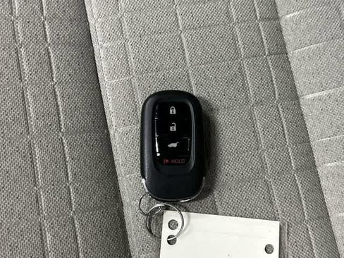 Used 2025 Honda HR-V LX image 32