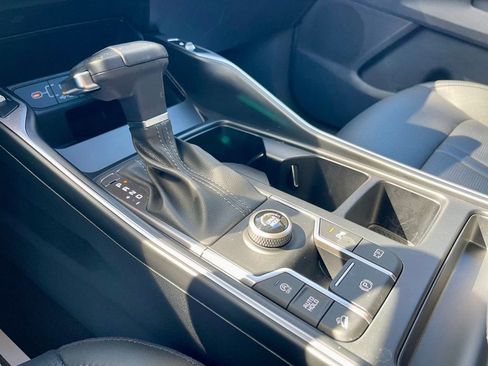 Used 2025 Kia Sorento S image 16