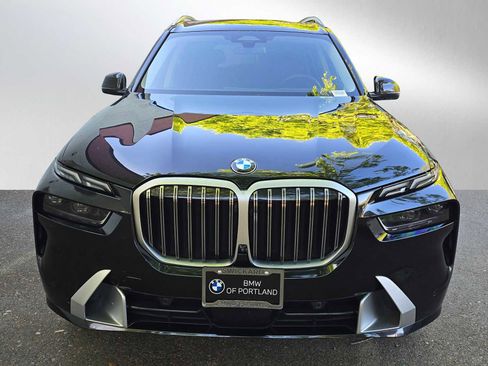 Used 2025 BMW X7 xDrive40i AWD/4WD image 8