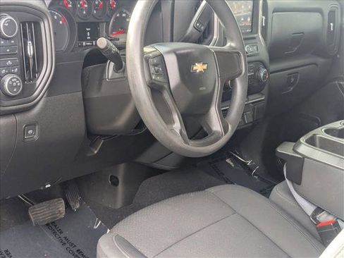 Used 2021 Chevrolet Silverado 2500 Custom w/ Custom Value Package image 9