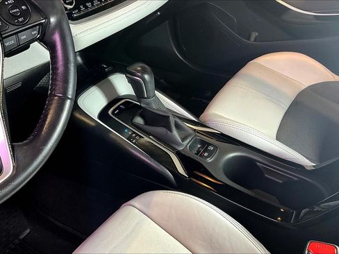 Used 2020 Toyota Corolla XSE FWD image 18