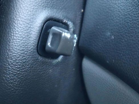 Used 2011 Cadillac SRX Luxury image 28