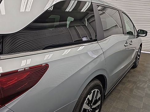 New 2026 Honda Odyssey EX-L image 9
