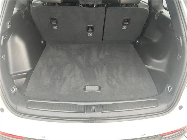 Used 2024 Jeep Grand Cherokee Altitude RWD image 11