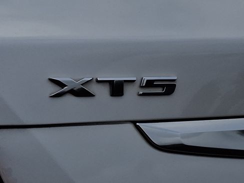 Used 2024 Cadillac XT5 Premium Luxury FWD image 30