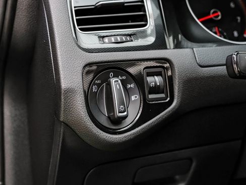 Used 2017 Volkswagen GTI SE image 29