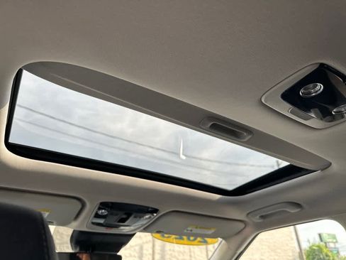 Used 2025 Kia Seltos EX w/ EX Sunroof Package image 11