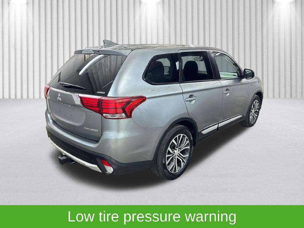 Used 2018 Mitsubishi Outlander AWD image 9