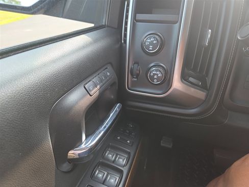 Used 2015 Chevrolet Silverado 1500 LTZ w/ LTZ Plus Package AWD/4WD image 18