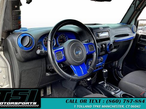 Used 2018 Jeep Wrangler Unlimited Sahara AWD/4WD image 14