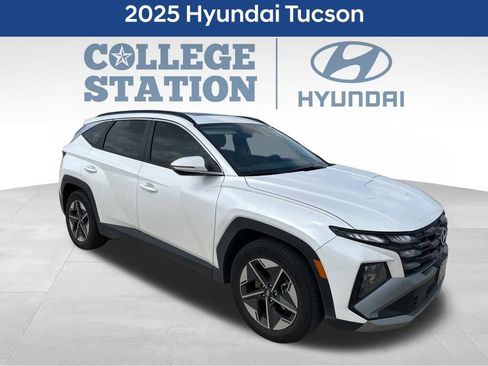 Used 2025 Hyundai Tucson SEL FWD image 3