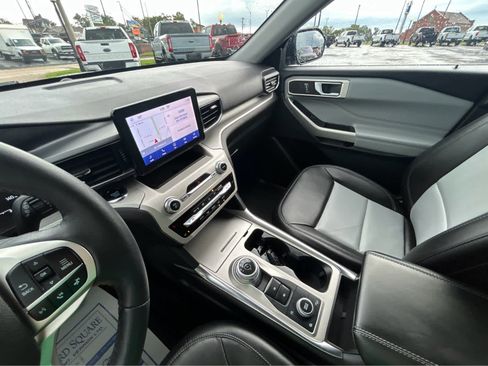 Used 2023 Ford Explorer XLT w/ Equipment Group 202A image 28