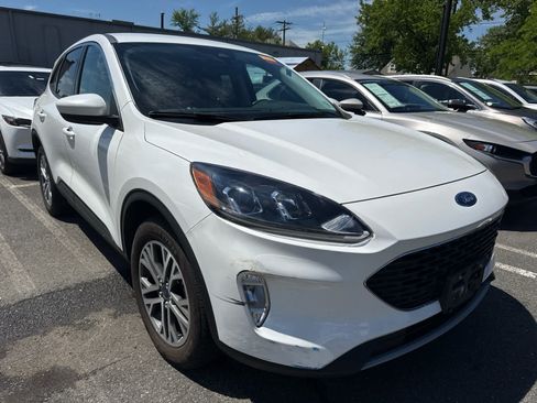 Used 2022 Ford Escape SEL w/ Technology Package AWD/4WD image 2
