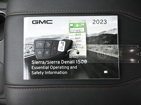 Used 2023 GMC Sierra 1500 AT4 w/ Technology Package AWD/4WD image 20