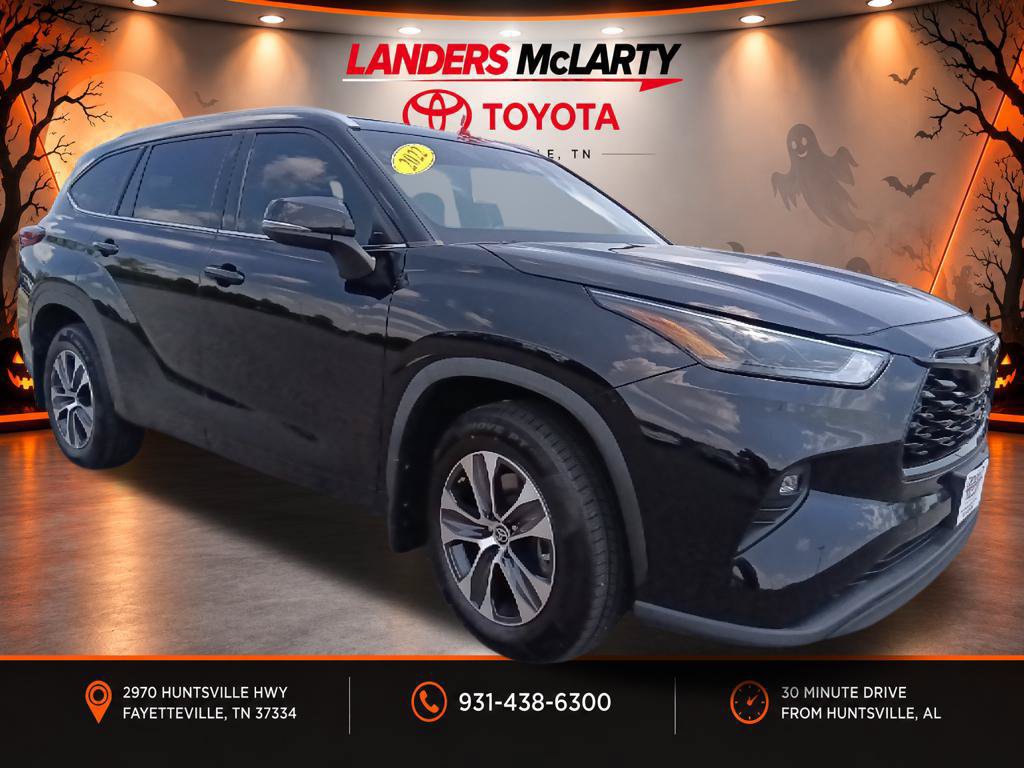 Used 2022 Toyota Highlander XLE AWD/4WD image 1