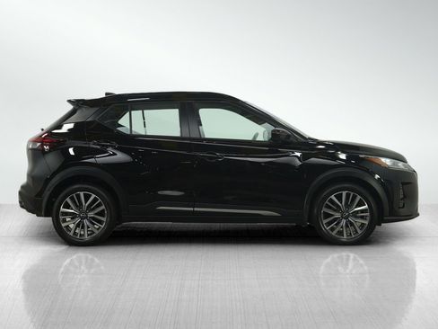Used 2024 Nissan Kicks SR image 6