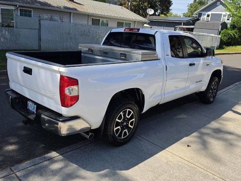 Used 2017 Toyota Tundra SR5 AWD/4WD image 5