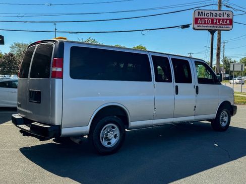 Used 2016 Chevrolet Express 3500 LS RWD image 4