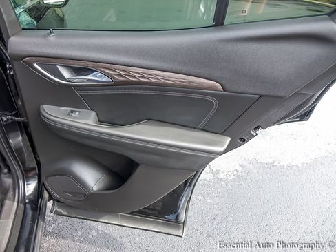 Used 2023 Buick Envision Avenir AWD/4WD image 23