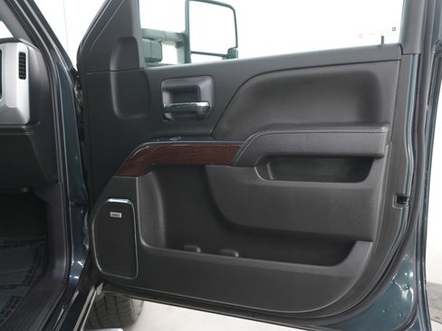 Used 2018 GMC Sierra 1500 SLT w/ SLT Premium Package AWD/4WD image 9