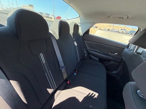 Used 2024 Hyundai Elantra SEL FWD image 16