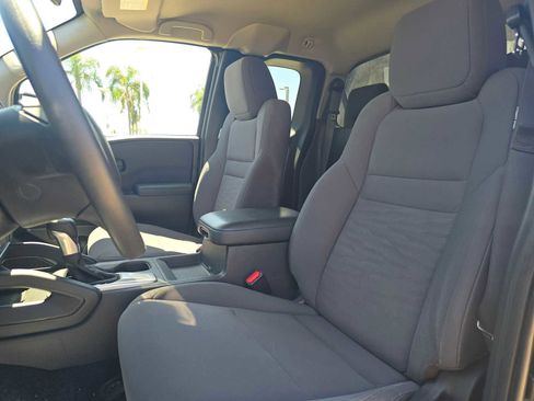 Used 2022 Nissan Frontier S w/ Technology Package RWD image 19