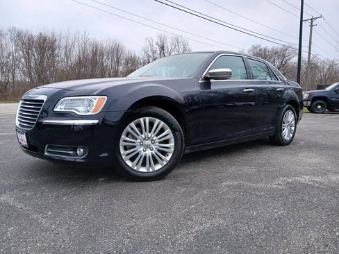 Used 2012 Chrysler 300 Limited image 1