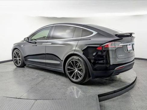Used 2016 Tesla Model X 70D image 4