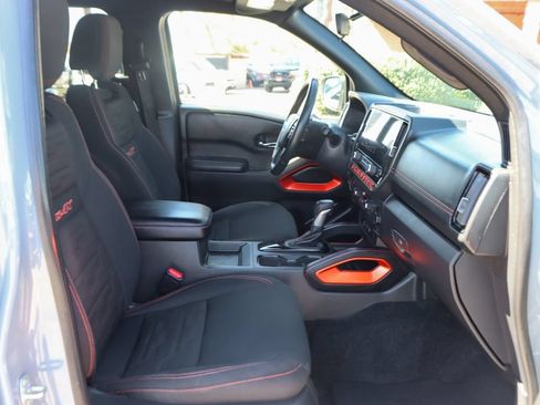 Used 2025 Nissan Frontier PRO-4X w/ Black Accent Package AWD/4WD image 37