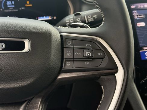 Used 2023 Jeep Grand Cherokee L Limited image 16