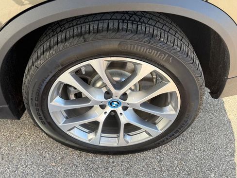 Used 2025 BMW X5 xDrive50e w/ Executive Package AWD/4WD image 14
