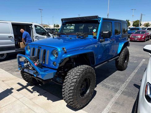 Used 2015 Jeep Wrangler Unlimited Sport w/ Quick Order Package 24S AWD/4WD image 2
