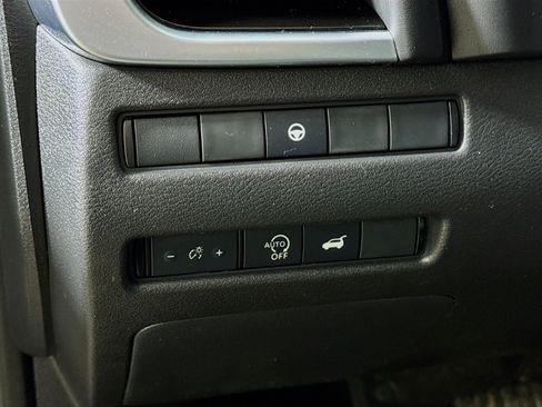 Used 2023 Nissan Rogue SL w/ SL Premium Package image 15